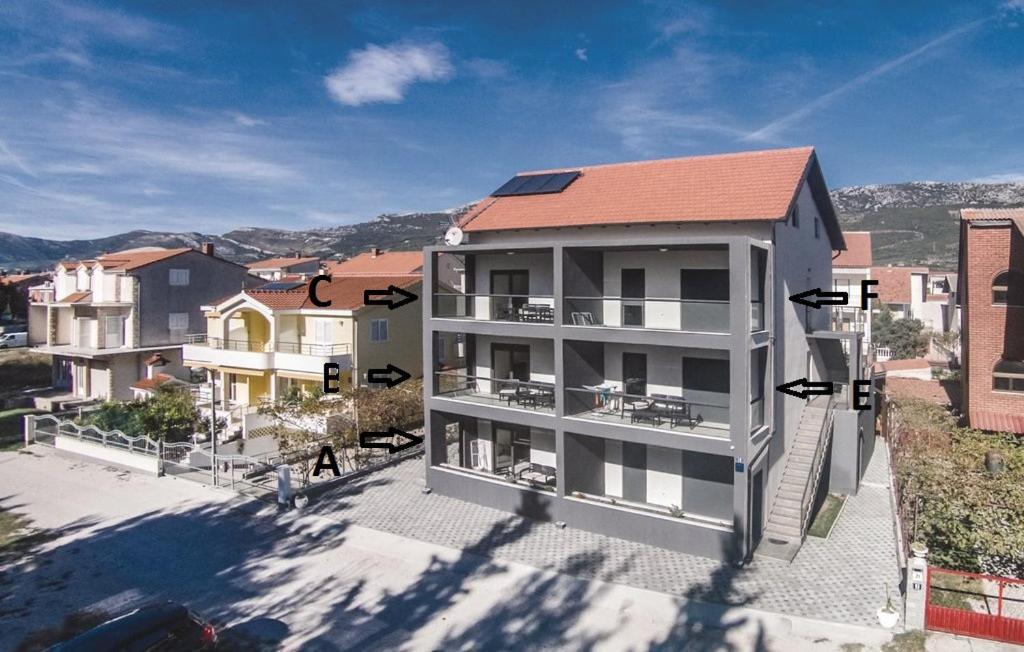 Apartmani U Kastelima Kaštela 外观 照片
